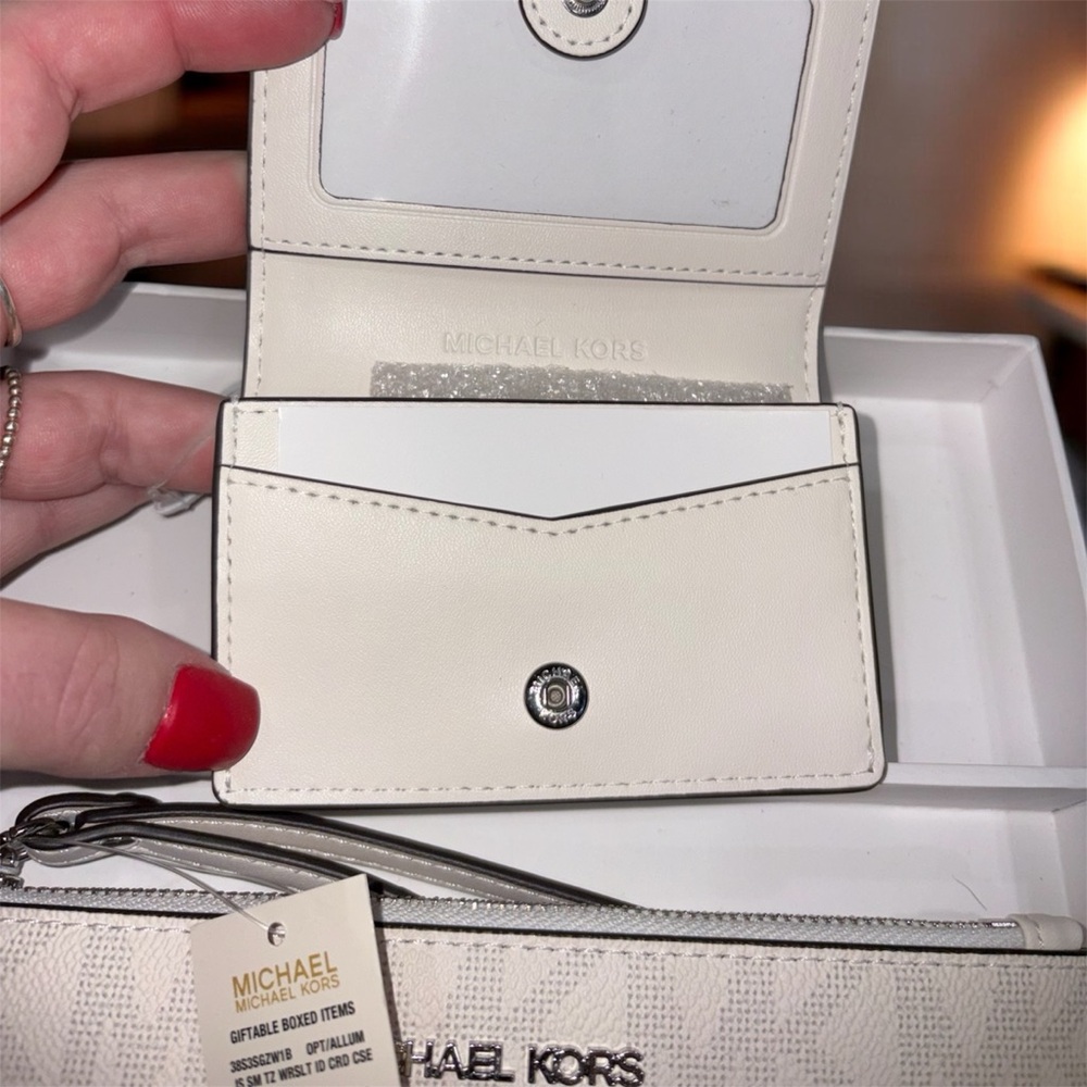 Michael Kors RARE Mini Cardholder/Wristlet Set in Opt/Allum NWT - Picture 3 of 4